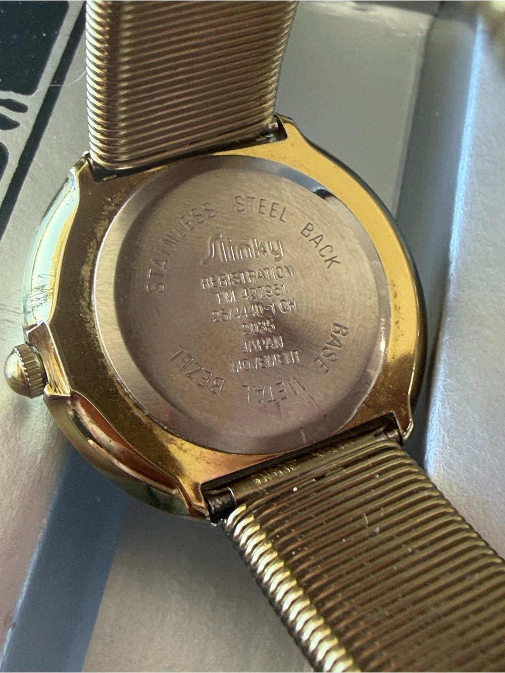Vintage Armitron "Slinky" Gold Tone Watch 29mm w/ original box and papers - Picture 7 of 7